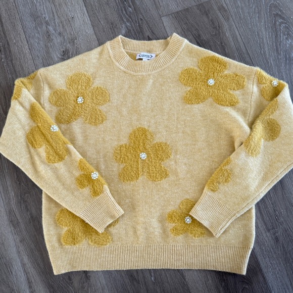 Nanette Lepore Sweaters - Nanette Lepore Floral Knit‎ Crewneck Sweater Yellow Pearl Accent Medium